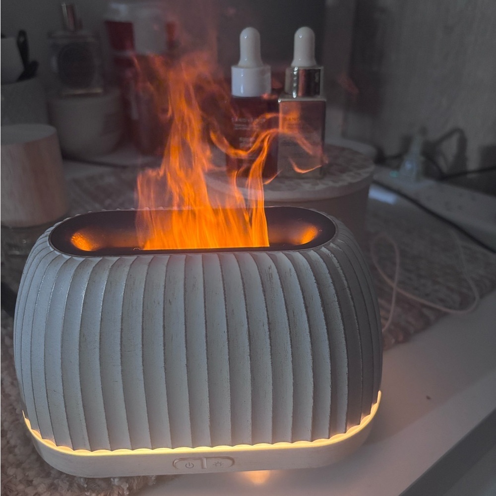 Flame Effect Diffuser - Picture 1 of 4